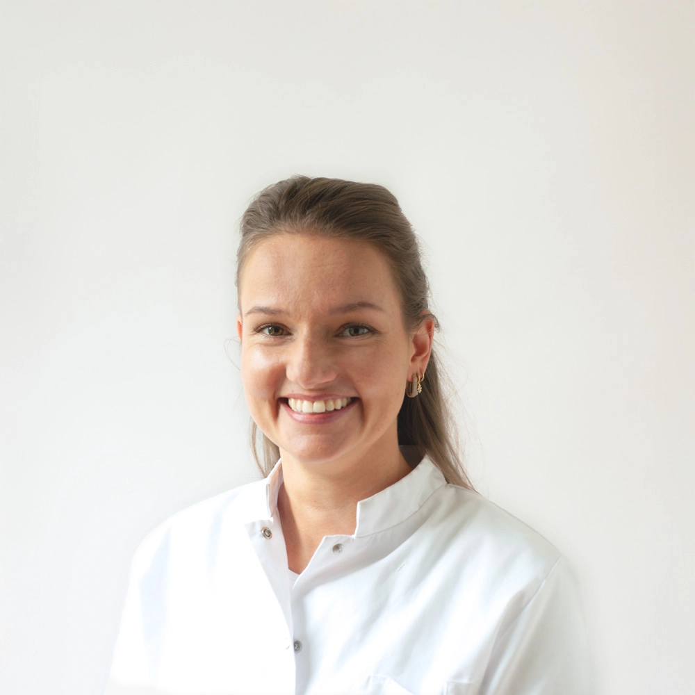 Portrait of dentist Jacobien Hogendoorn