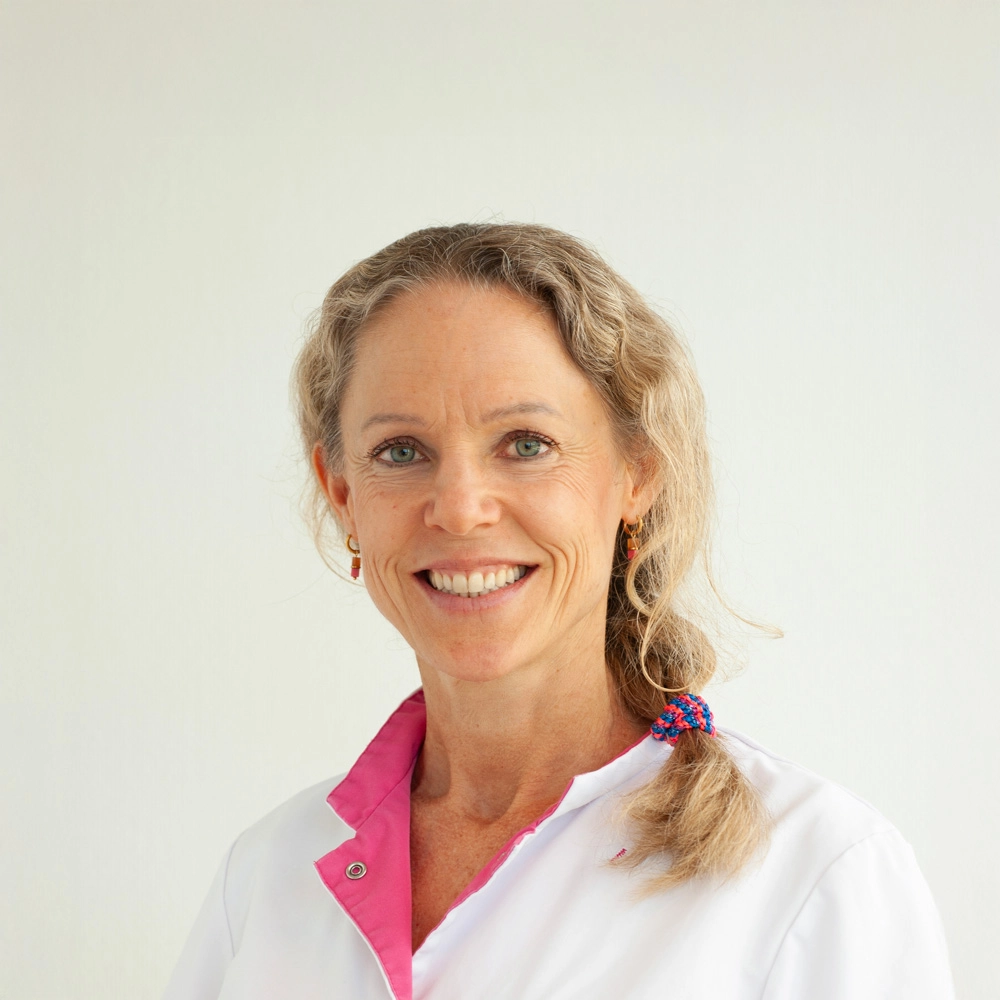 Portrait dentist Marije Storm.