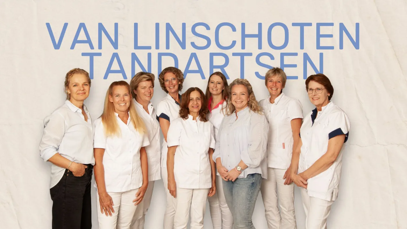 group photo of linschot dentists.